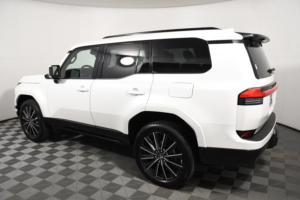 Used 2025 Lexus GX 550 w/ Cold Area Package AWD/4WD image 3