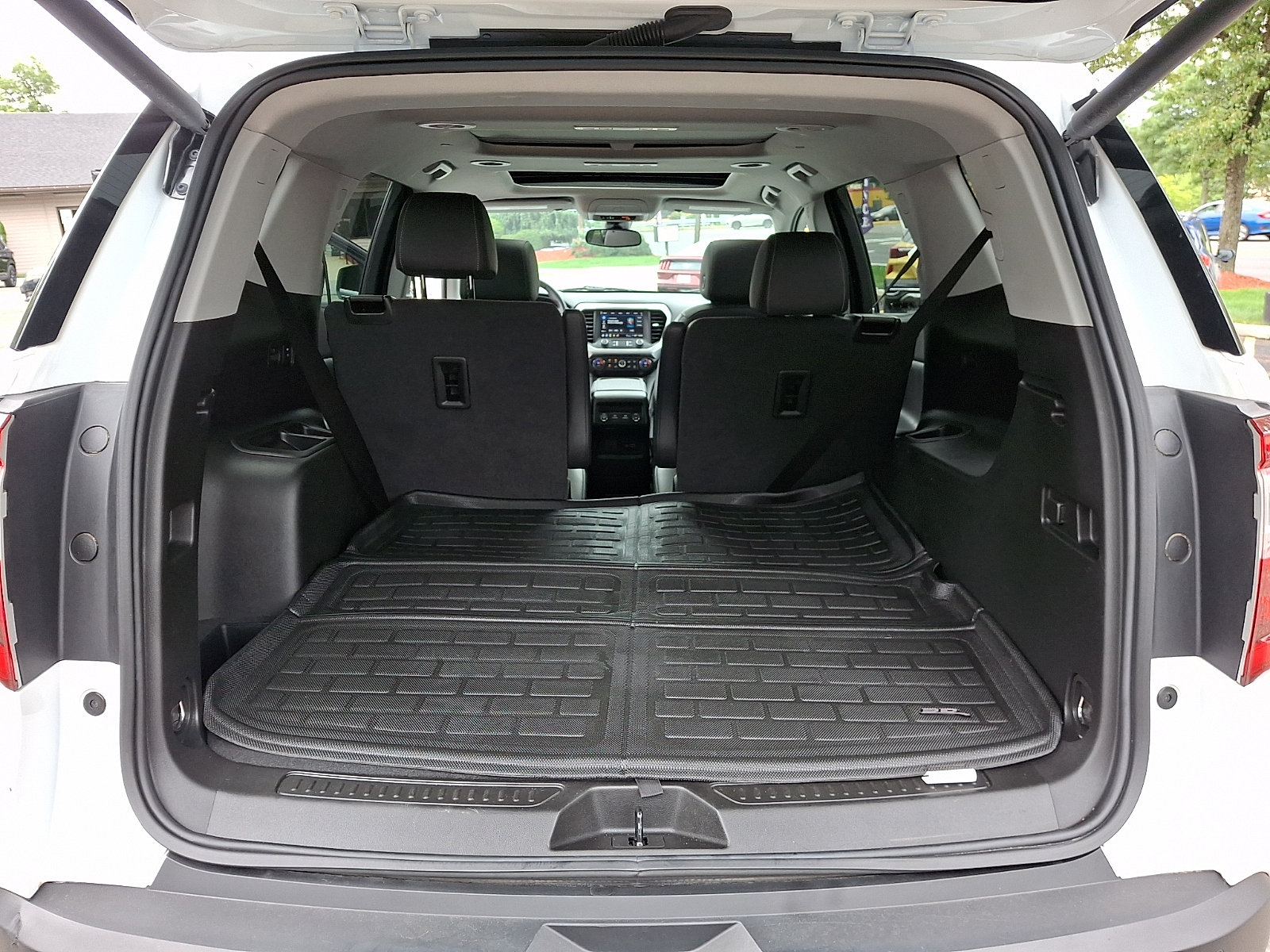Used 2023 GMC Acadia SLT AWD/4WD image 29