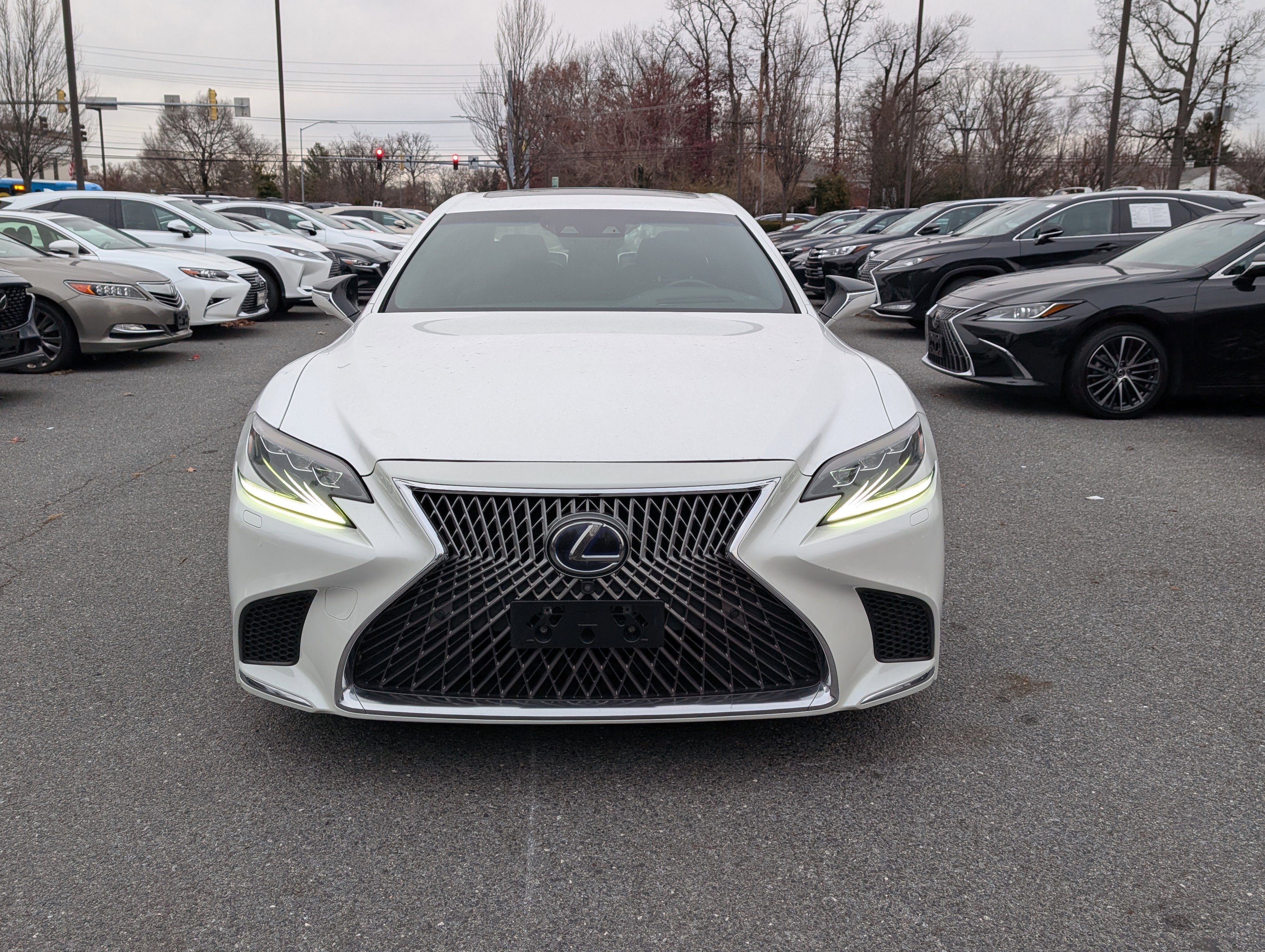 Used 2020 Lexus LS 500h AWD w/ Luxury Package image 8