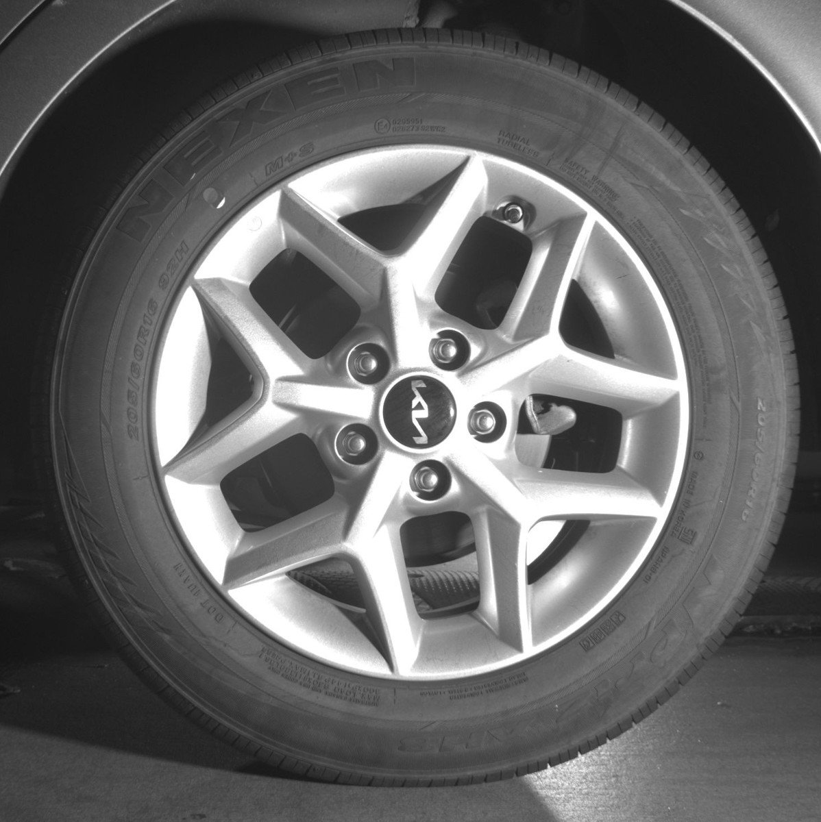 Used 2025 Kia Soul LX w/ LX Technology Package FWD image 14