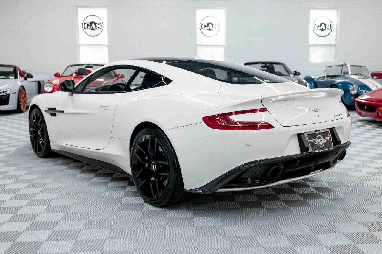 Used 2016 Aston Martin Vanquish Coupe image 10
