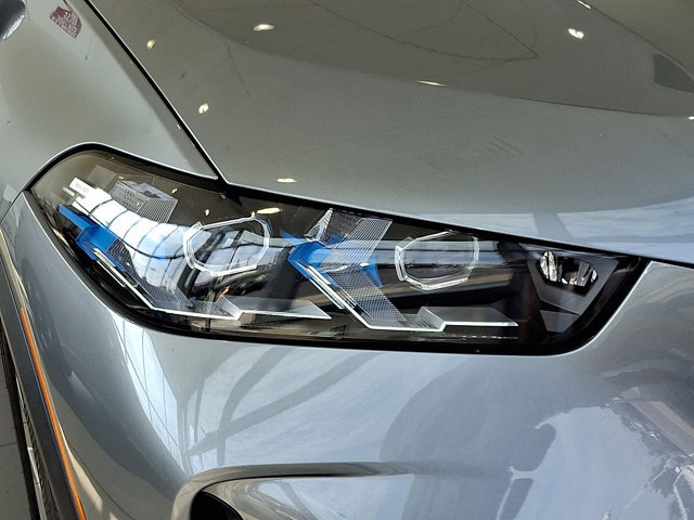 Certified 2025 BMW X5 xDrive50e image 8