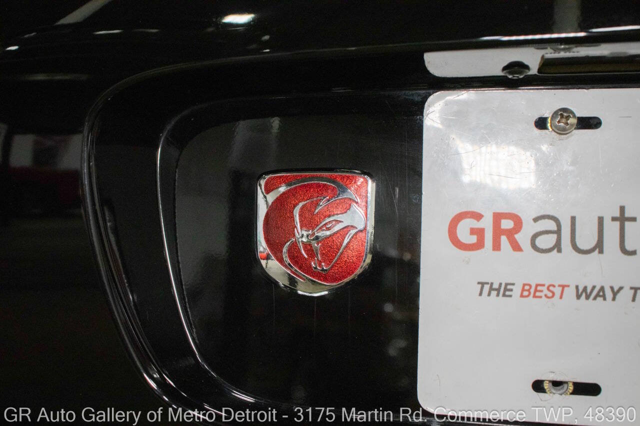 Used 2004 Dodge Viper SRT-10 RWD image 30