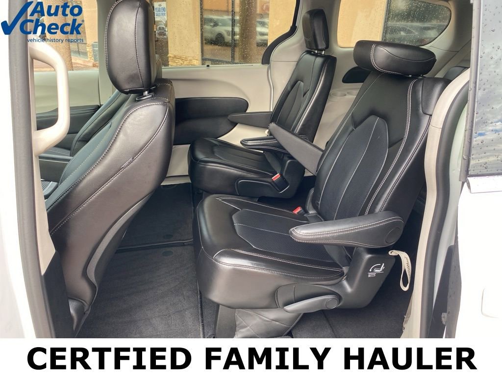 Used 2024 Chrysler Pacifica Touring-L FWD image 17