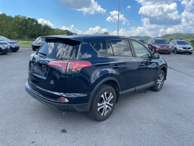 Used 2018 Toyota RAV4 LE image 8