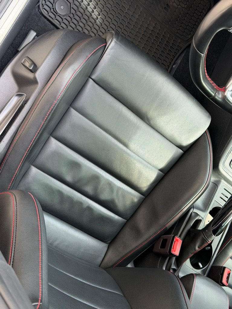 Used 2017 Volkswagen GTI SE FWD image 23