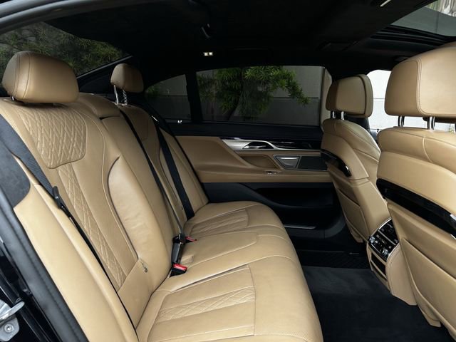 Used 2016 BMW 750i xDrive AWD/4WD image 32