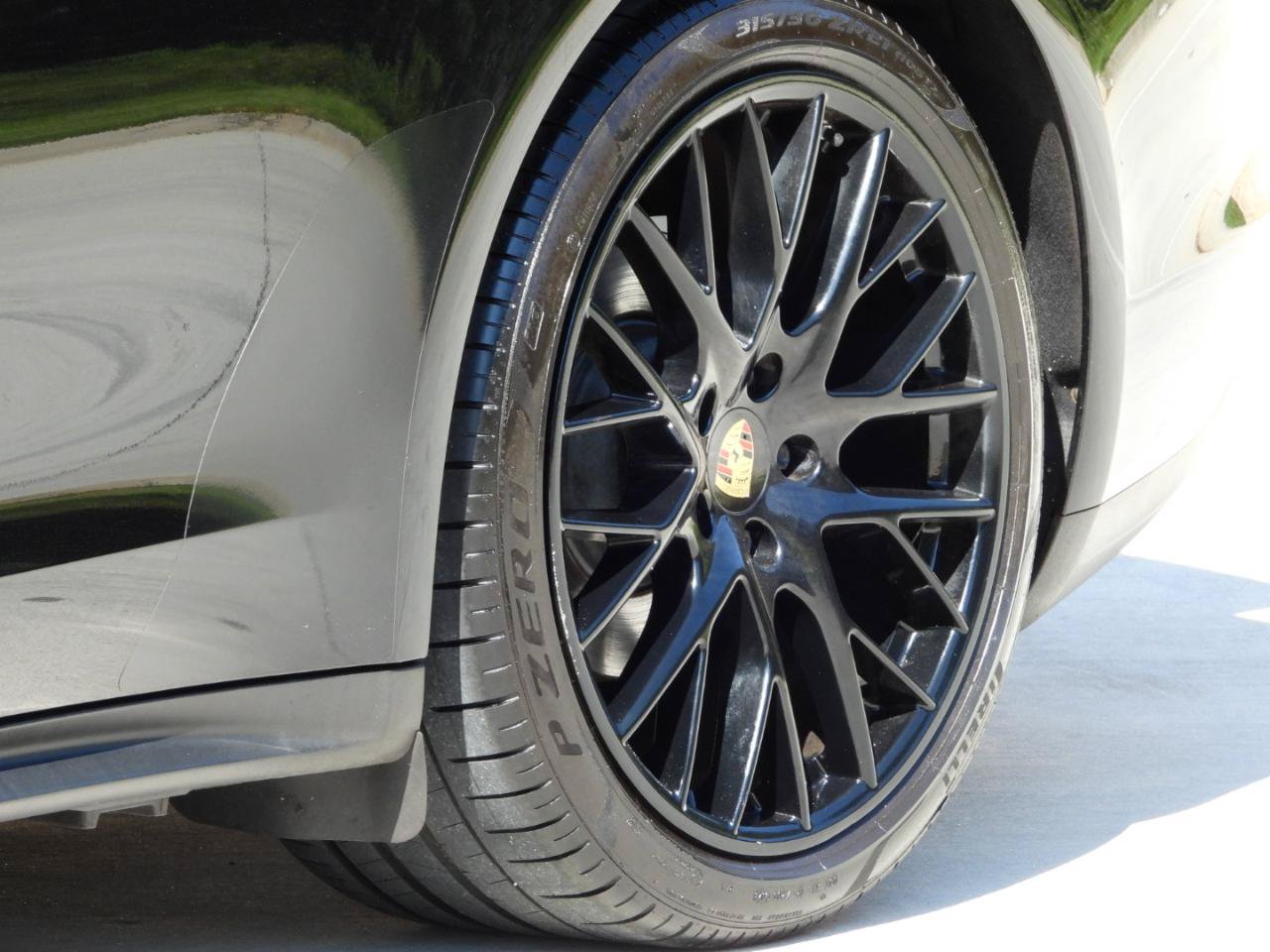 Used 2017 Porsche Panamera RWD image 11