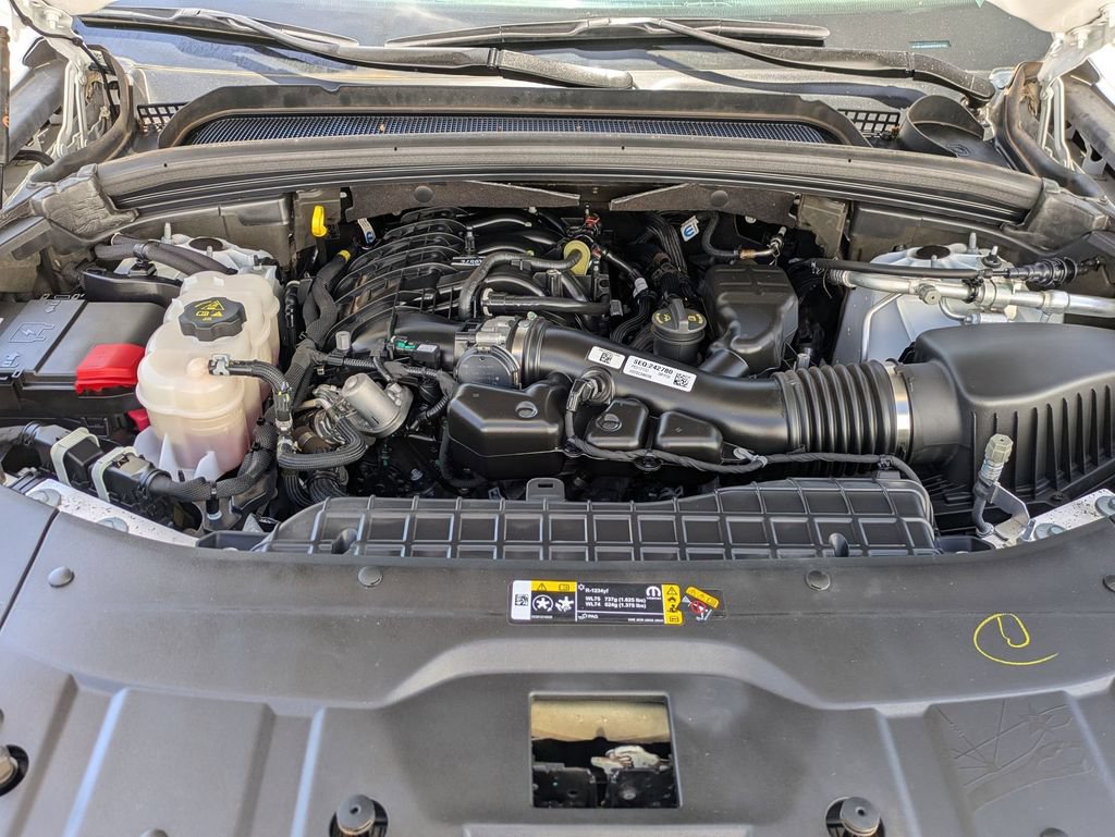 Used 2023 Jeep Grand Cherokee Limited AWD/4WD image 30