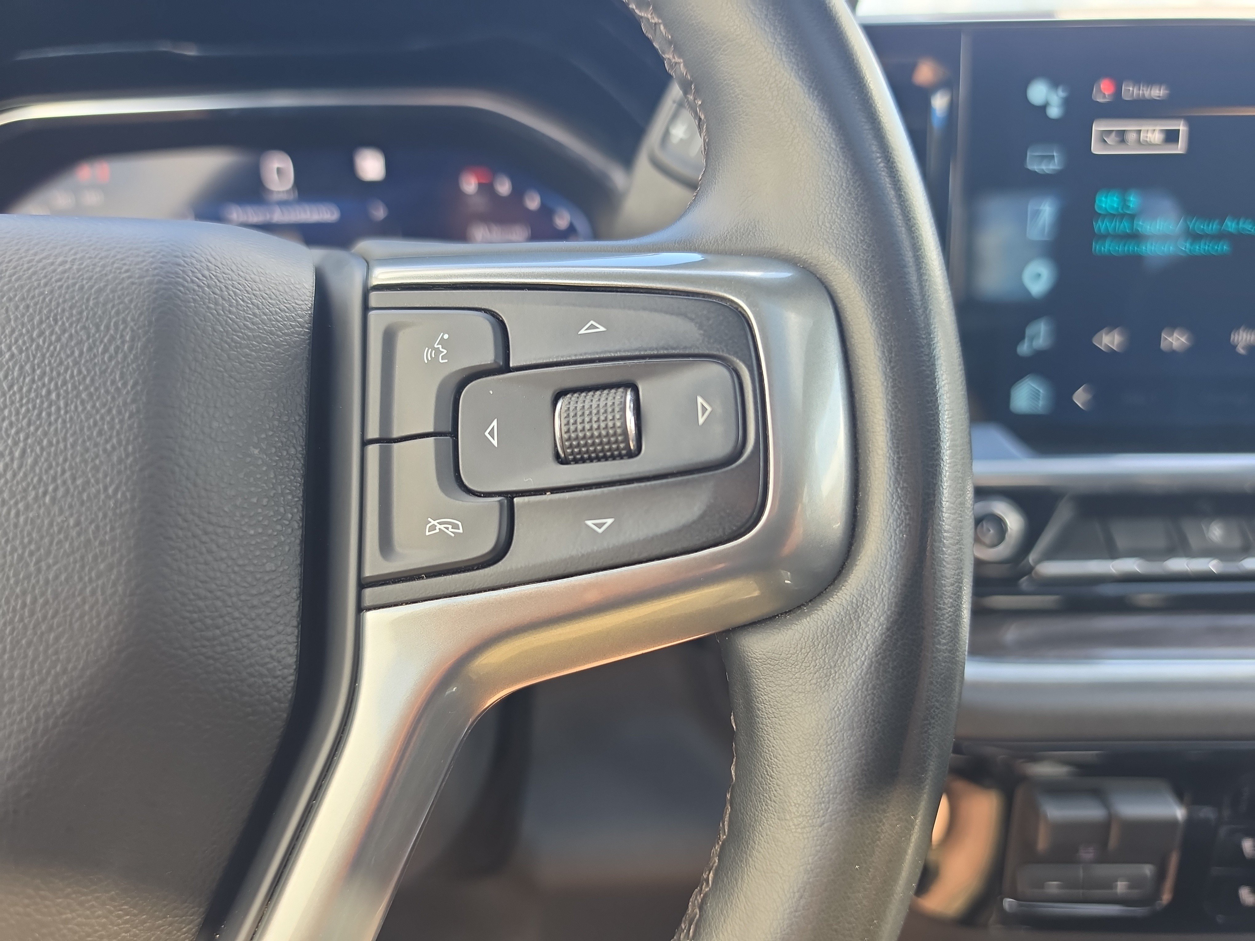 Used 2024 Chevrolet Silverado 2500 LTZ w/ LTZ Plus Package AWD/4WD image 24