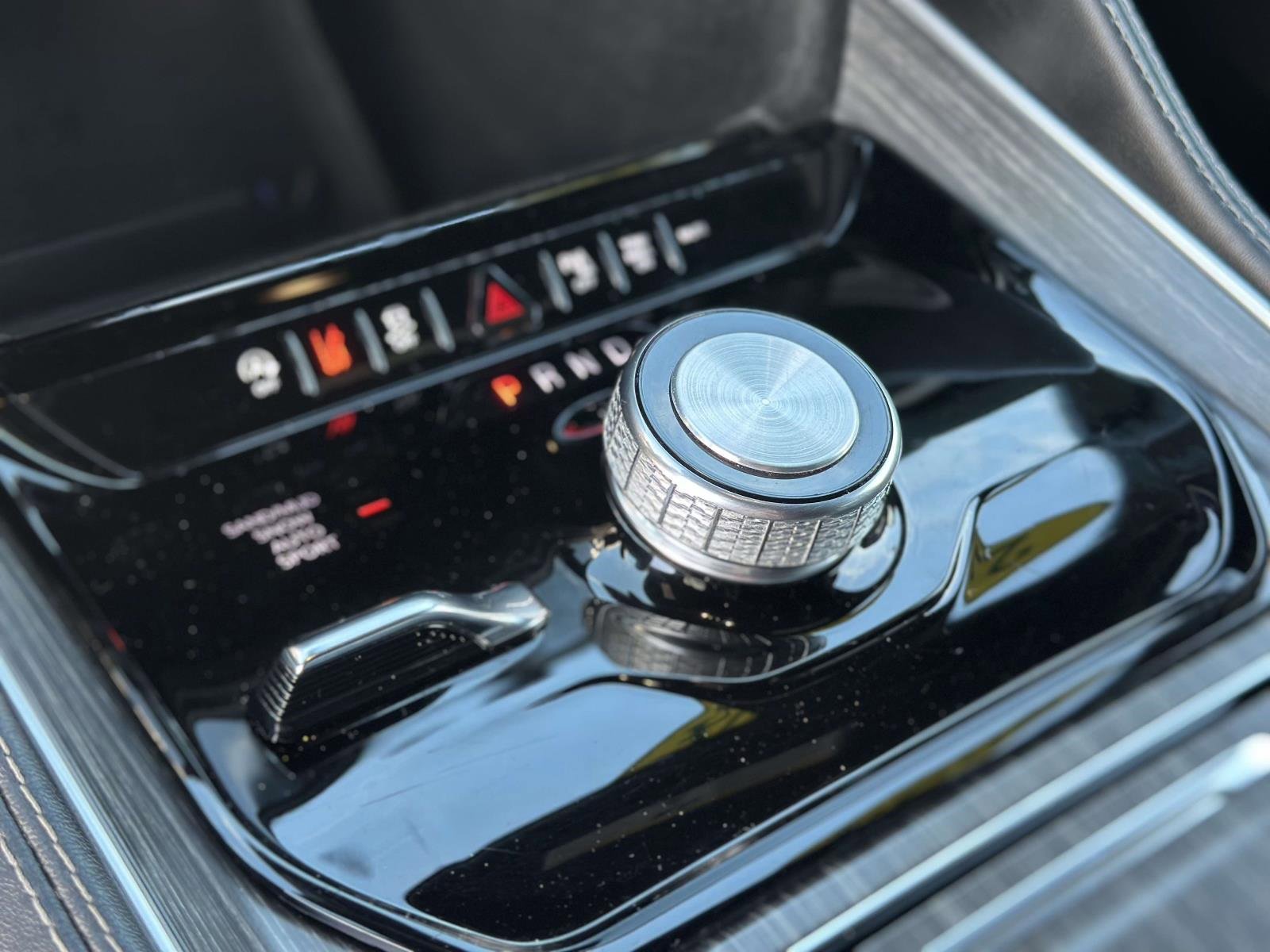 Used 2024 Jeep Wagoneer L Series II w/ Flexible Seating Group image 13