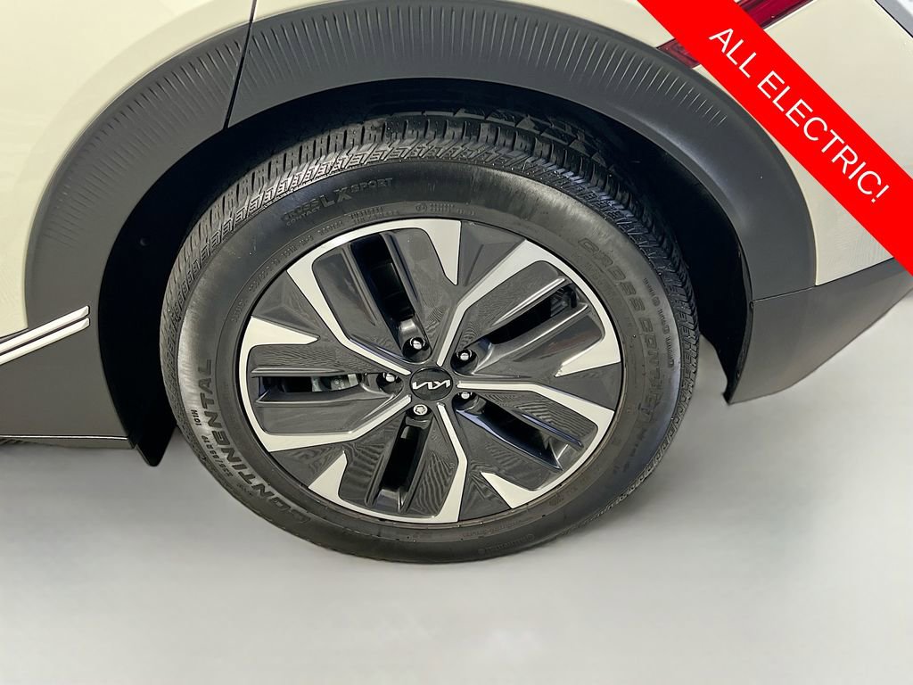 Certified 2024 Kia EV6 Light AWD/4WD image 32