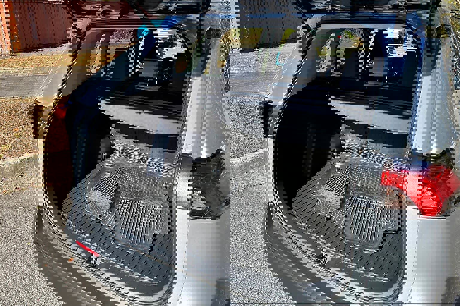 Used 2024 Toyota RAV4 XLE image 32