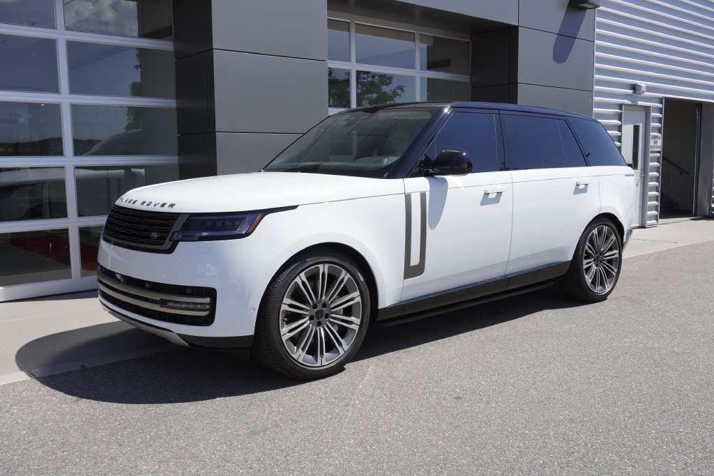 New 2026 Land Rover Range Rover Long Wheelbase SE AWD/4WD image 3