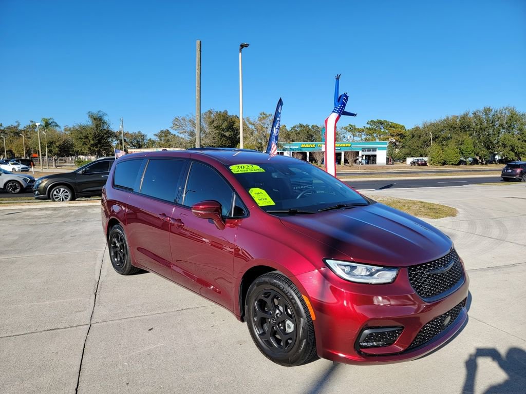 Used 2022 Chrysler Pacifica Touring-L w/ S Appearance Package image 7