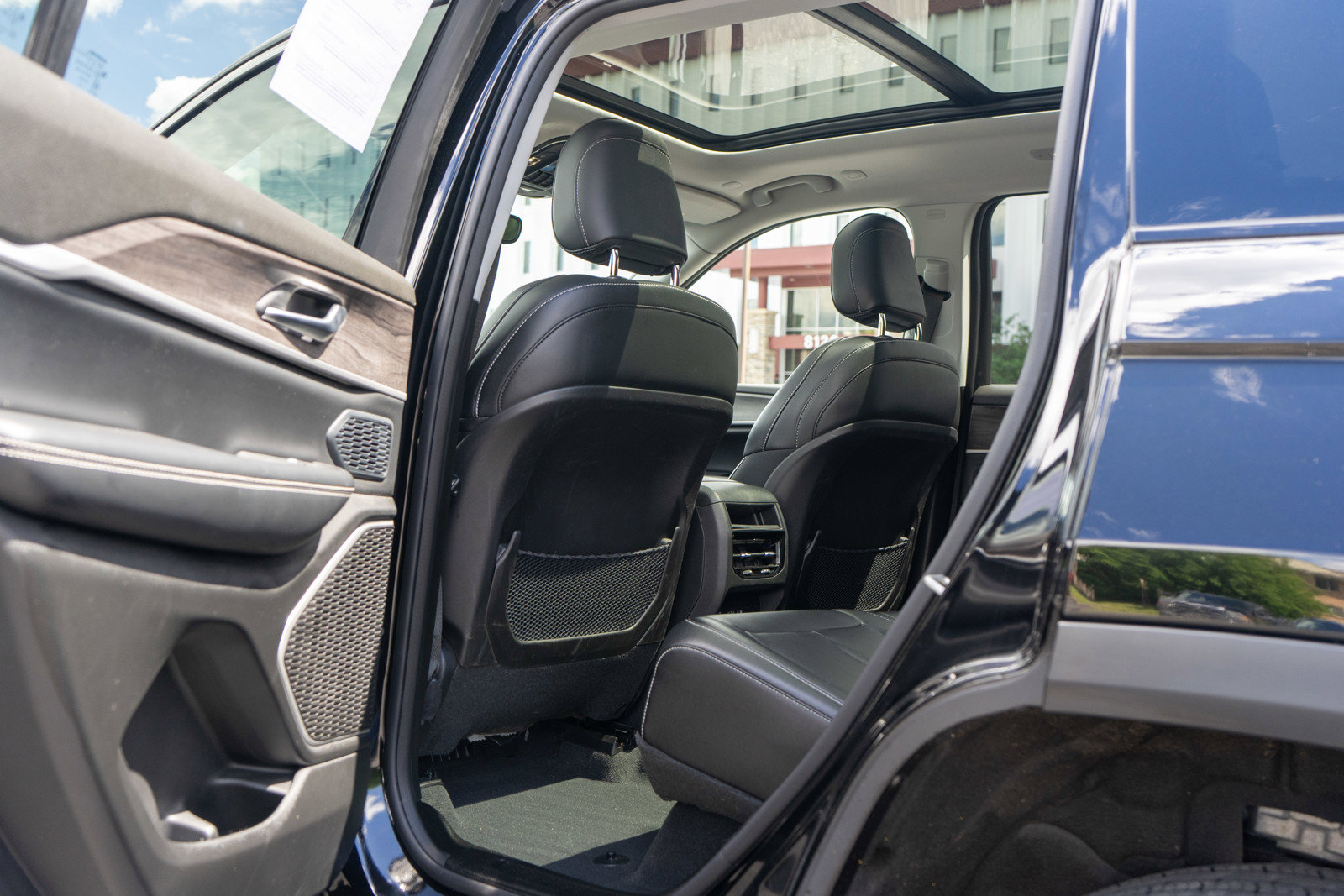 Used 2023 Jeep Grand Cherokee 4WD 4xe image 31