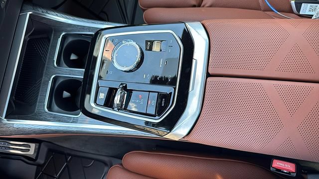 Certified 2025 BMW 760i xDrive w/ Premium Package AWD/4WD image 19