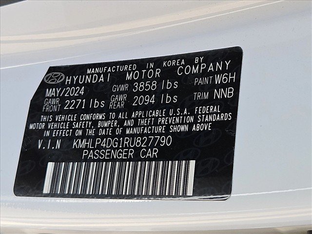Used 2024 Hyundai Elantra Limited FWD image 24