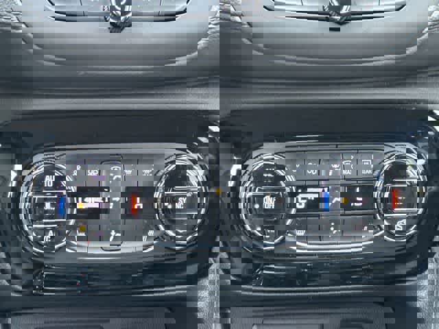 Used 2023 Buick Encore GX Select image 15