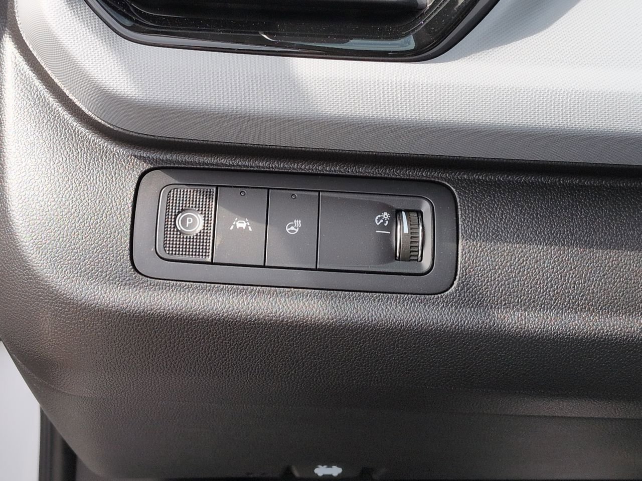 New 2027 Chevrolet Bolt RS w/ Super Cruise Package FWD image 17