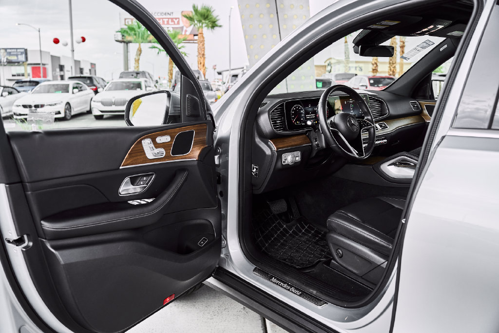 Used 2025 Mercedes-Benz GLE 350 4MATIC image 13