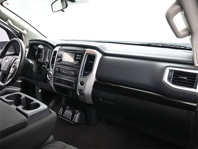 Used 2018 Nissan Titan SV image 24
