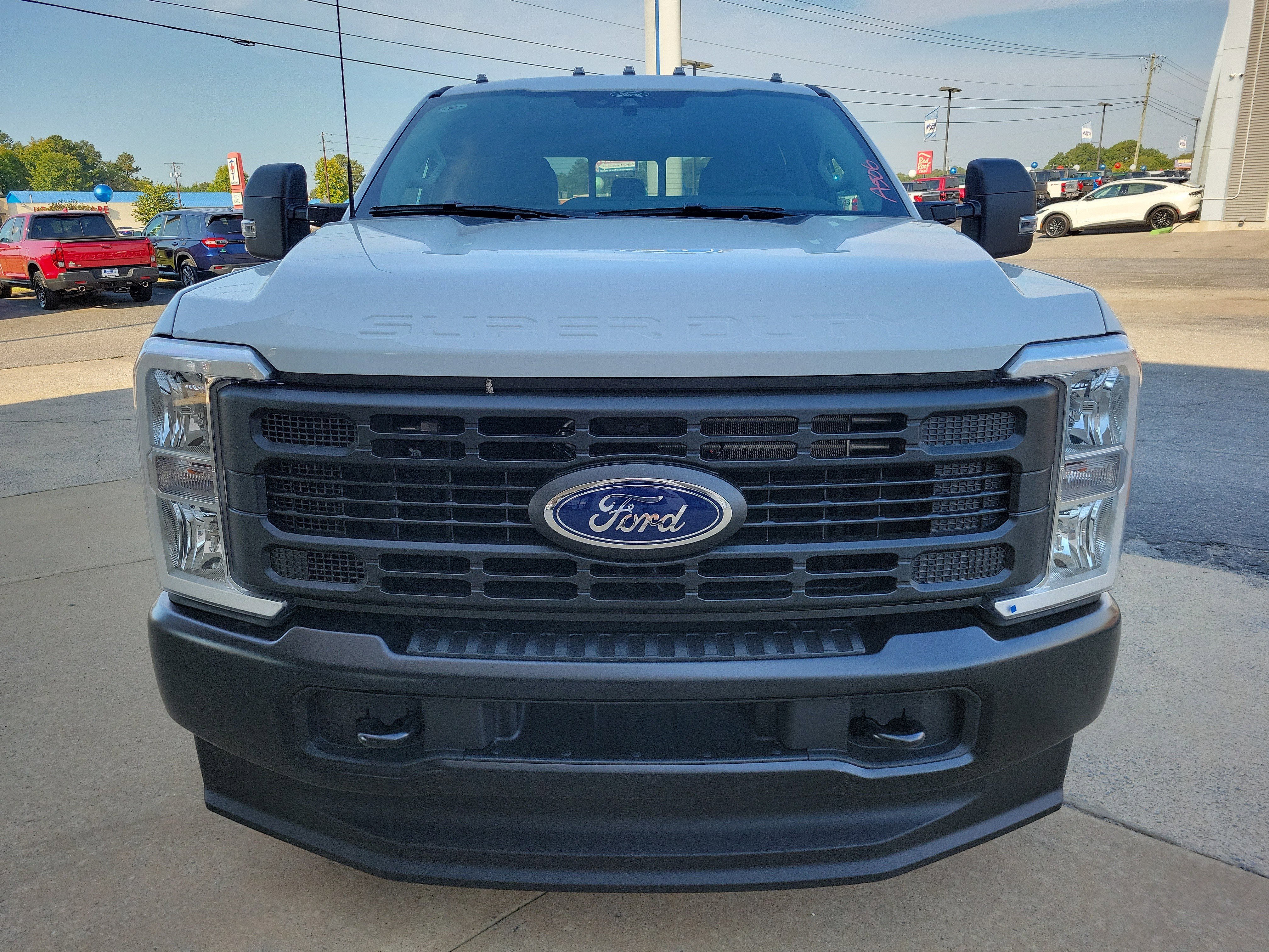New 2026 Ford F350 4x4 Crew Cab DRW Super Duty image 2