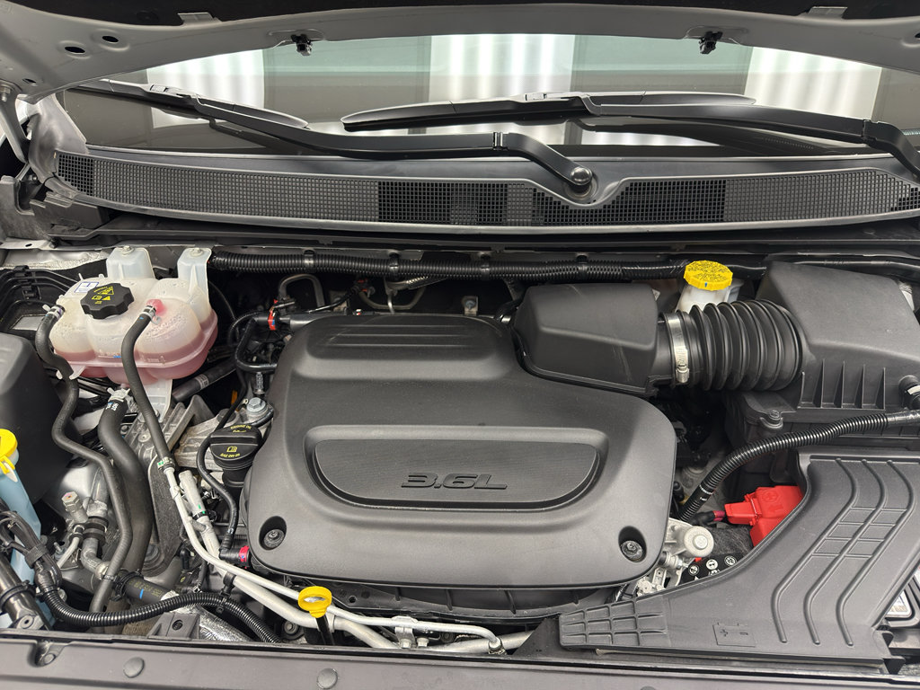 Used 2026 Chrysler Pacifica Select FWD image 6