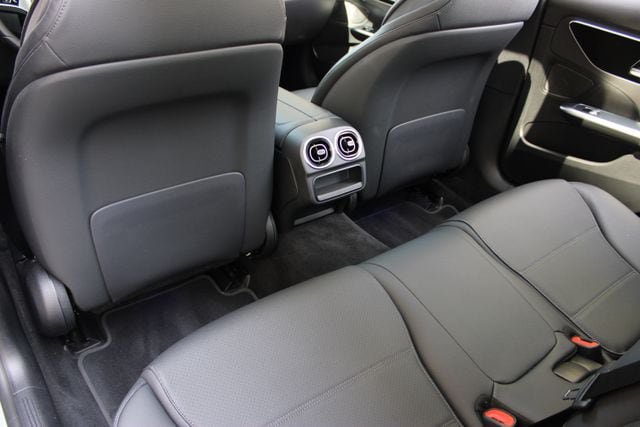 Used 2023 Mercedes-Benz C 300 Sedan image 11