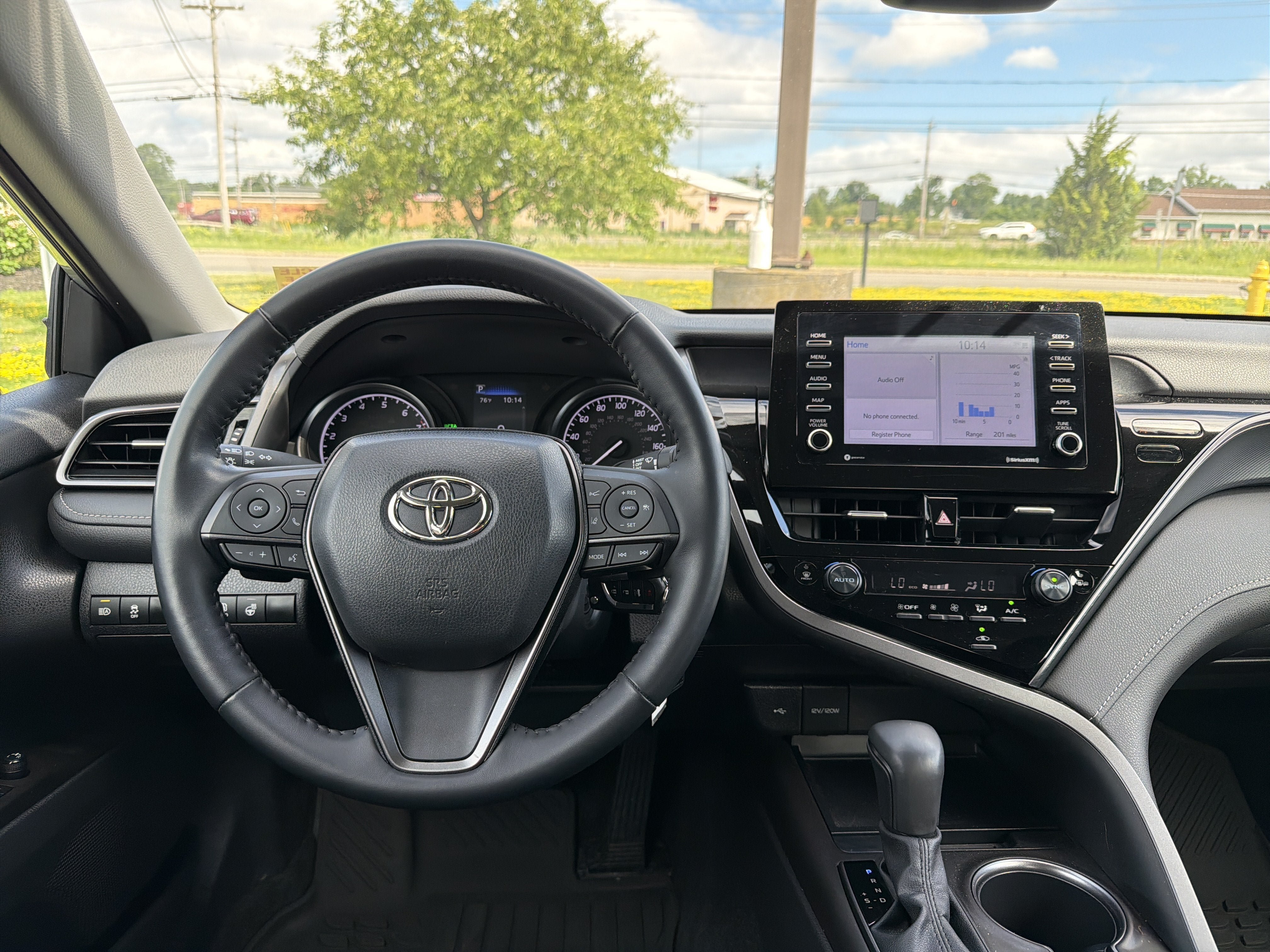 Used 2024 Toyota Camry SE w/ Cold Weather Package FWD image 12