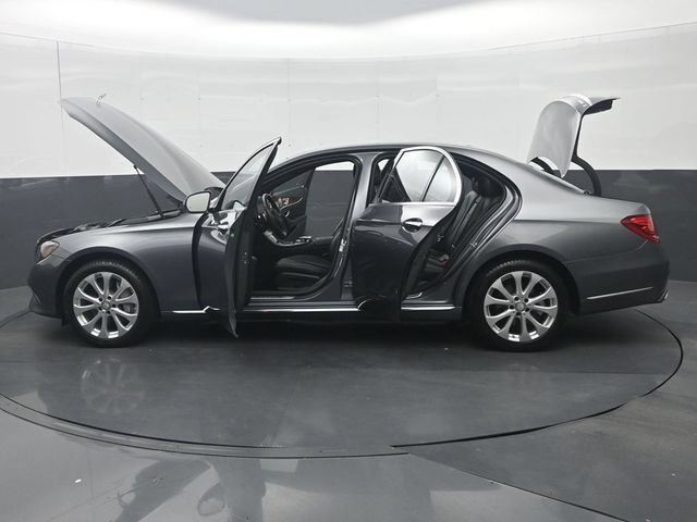 Used 2017 Mercedes-Benz E 300 4MATIC w/ Premium 1 Package image 38