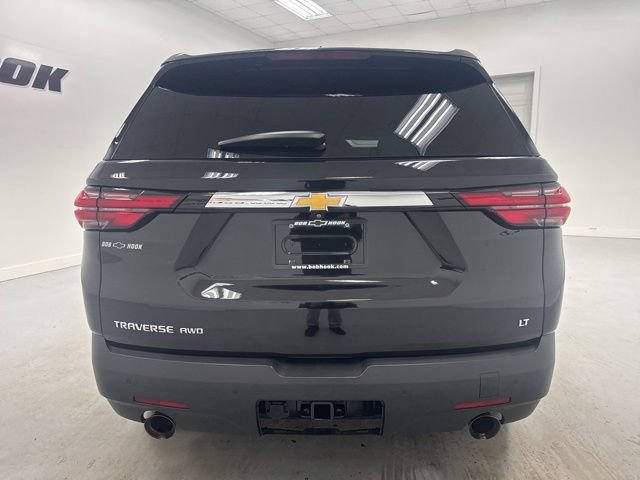 Used 2022 Chevrolet Traverse LT w/ LPO, 'HIT The Road' Package AWD/4WD image 6