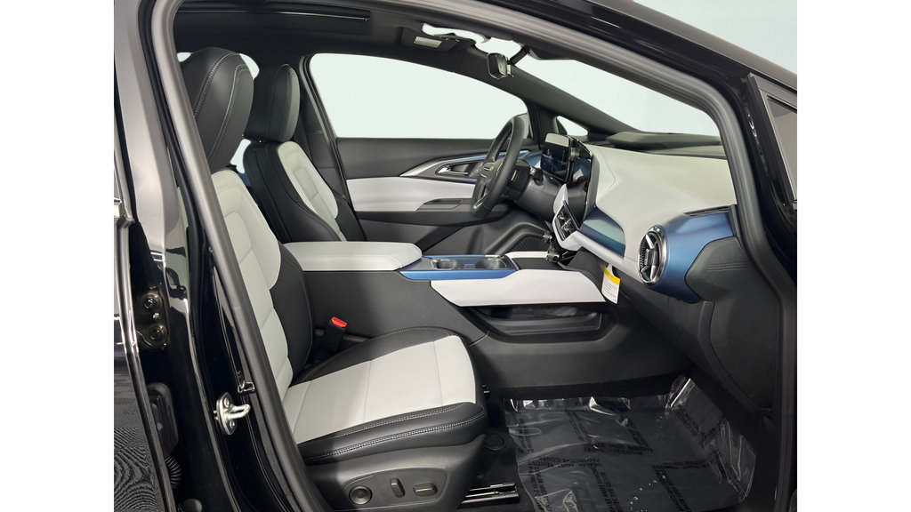 New 2026 Chevrolet Equinox EV LT w/ Convenience Package II AWD/4WD image 12