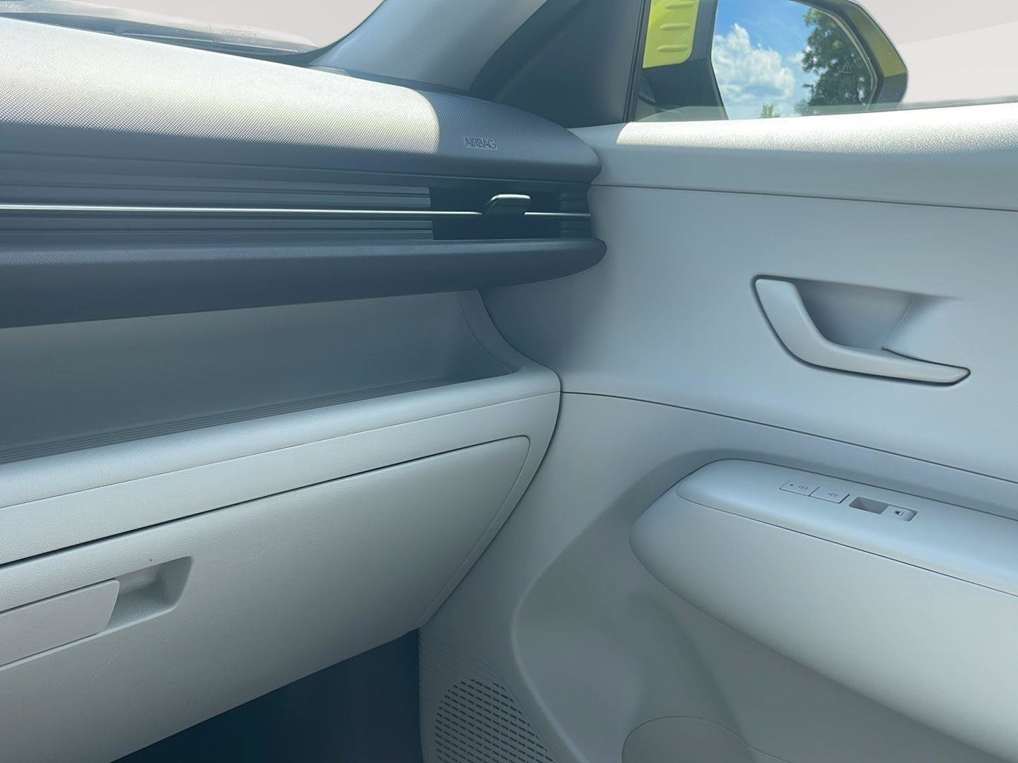 Certified 2024 Hyundai Kona SE FWD image 30