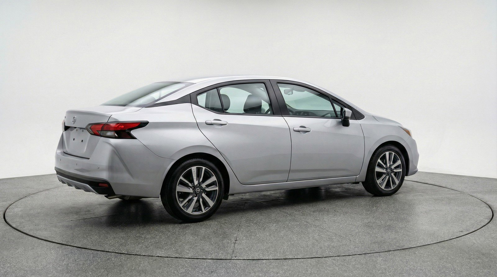 Used 2025 Nissan Versa SV FWD image 9