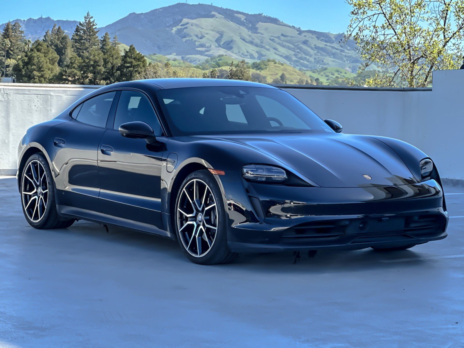 Used 2024 Porsche Taycan image 10