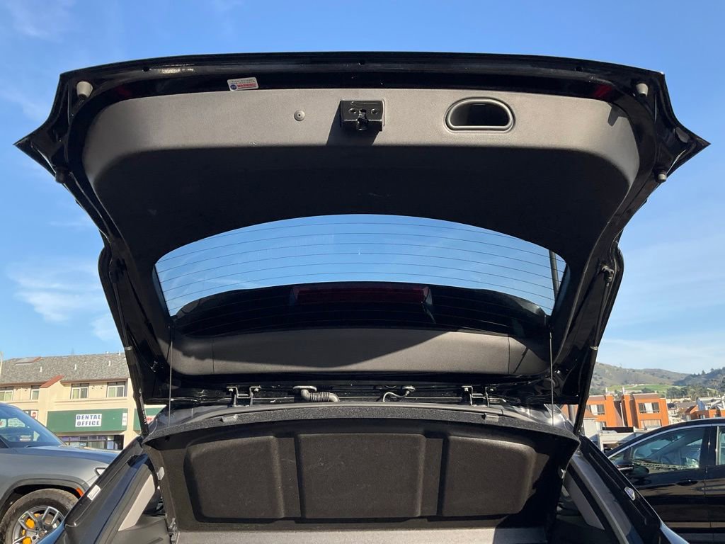 Used 2022 Hyundai Kona Limited w/ Cargo Package image 9