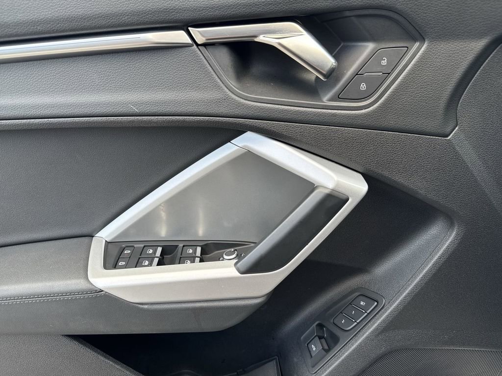 Used 2023 Audi Q3 2.0T Premium Plus image 17