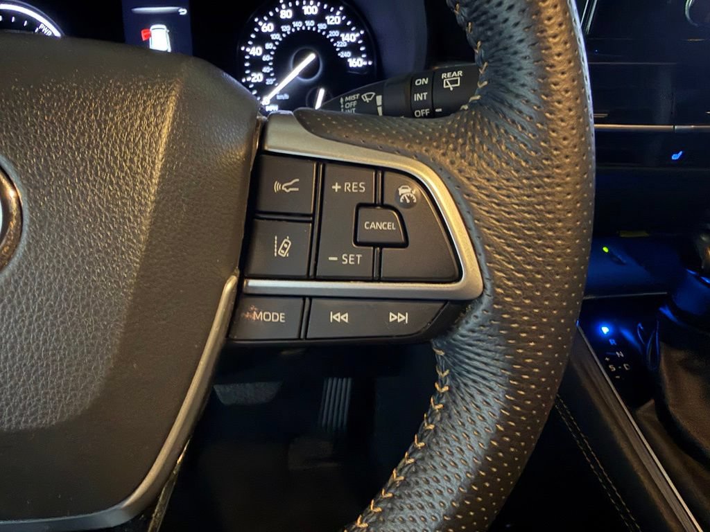 Used 2023 Toyota Sienna XLE Woodland Edition AWD/4WD image 15