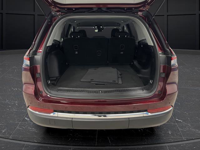 Used 2023 Jeep Grand Cherokee Laredo image 12