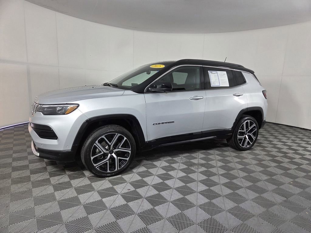 Certified 2025 Jeep Compass Limited w/ Elite Group AWD/4WD image 9