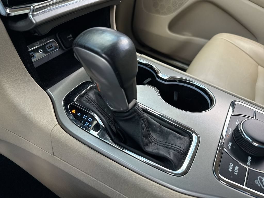 Used 2020 Jeep Grand Cherokee Limited w/ Premium Lighting Group AWD/4WD image 20