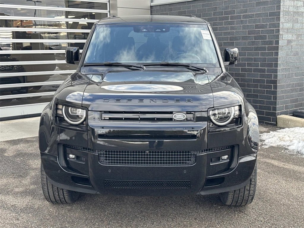 New 2026 Land Rover Defender 110 X-Dynamic SE image 2