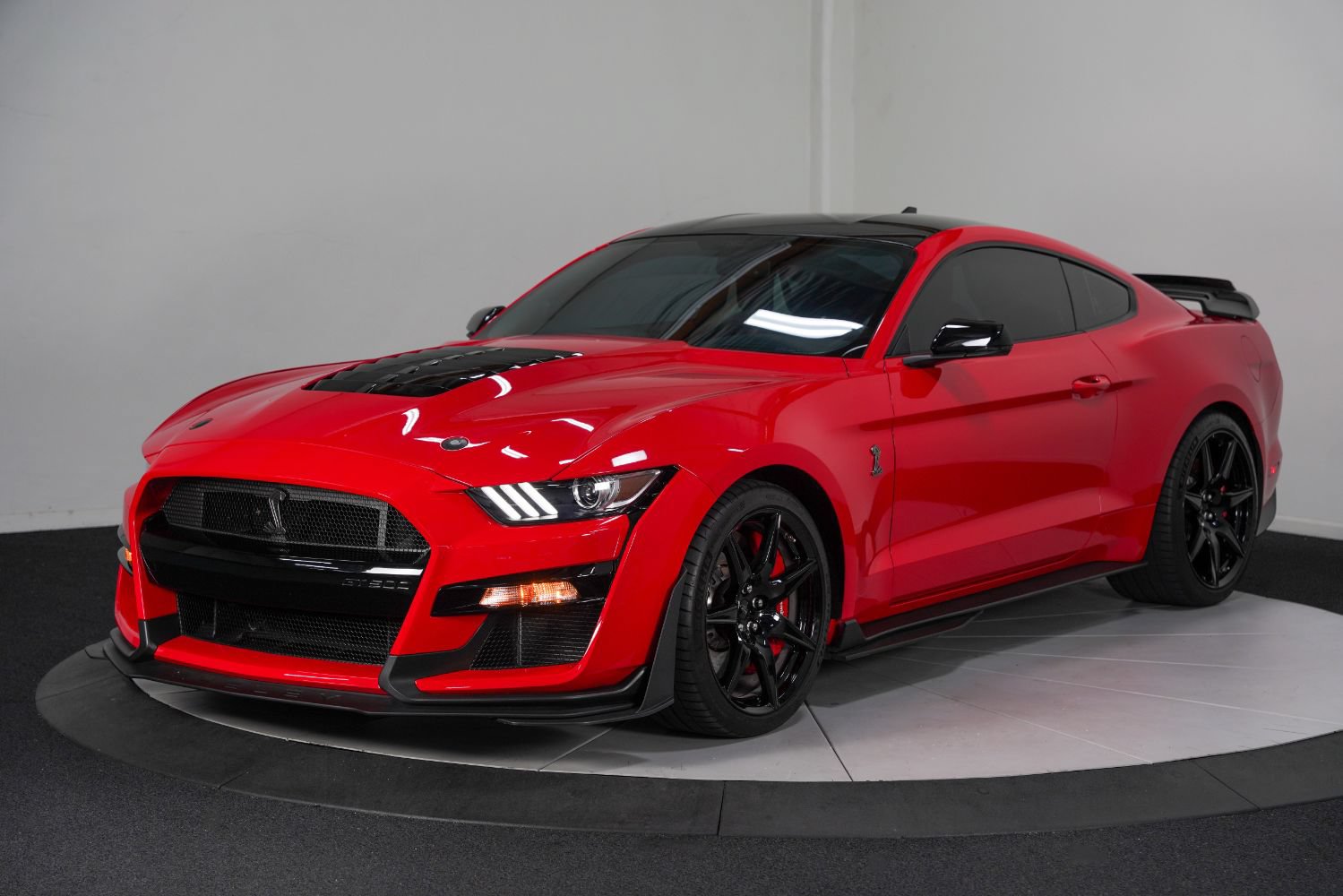 Used 2021 Ford Mustang Shelby GT500 w/ Carbon Fiber Handling Package RWD image 6