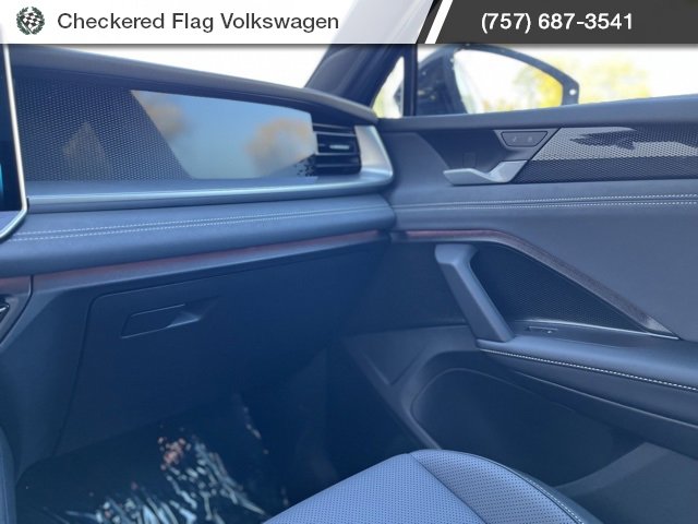 New 2026 Volkswagen Tiguan SE R-Line image 30