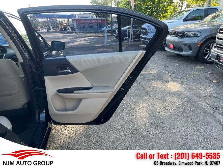 Used 2017 Honda Accord LX image 33