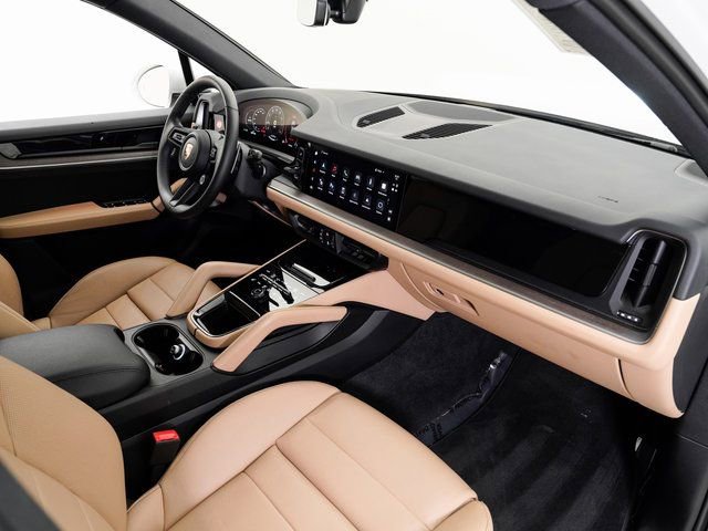 Certified 2025 Porsche Cayenne image 22