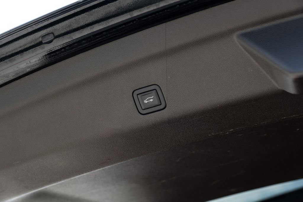 Used 2023 Chevrolet Suburban LT RWD image 58