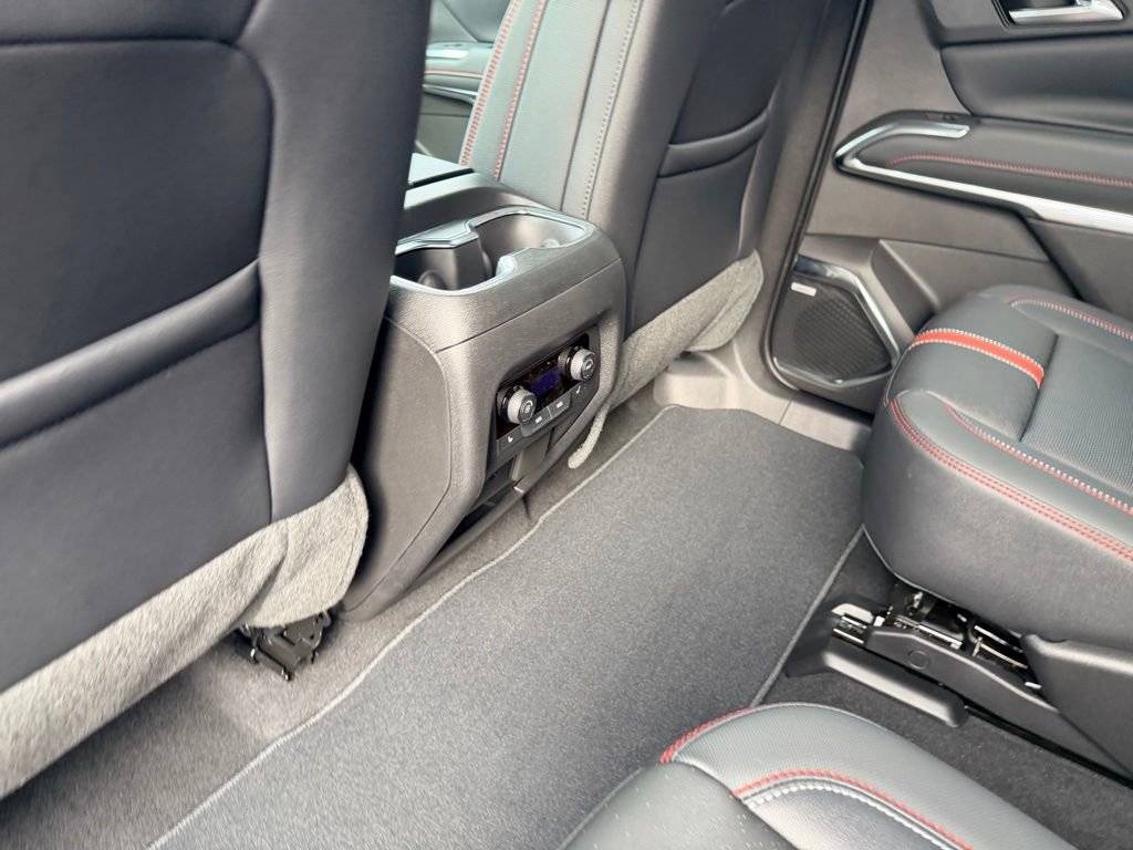 New 2026 Chevrolet Traverse RS w/ LPO, Floor Liner Package image 32