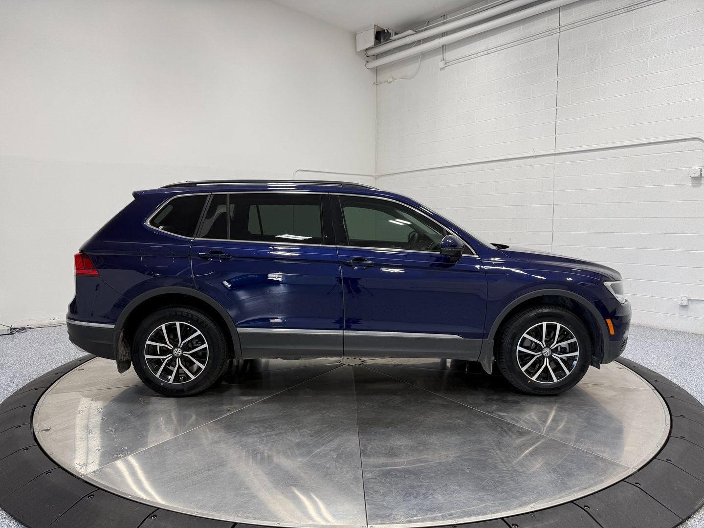Used 2021 Volkswagen Tiguan SE image 8